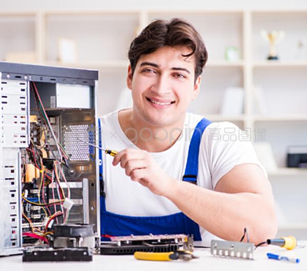 计算机修理工的职责与技能——专注于台式电脑与辅助设备维修
