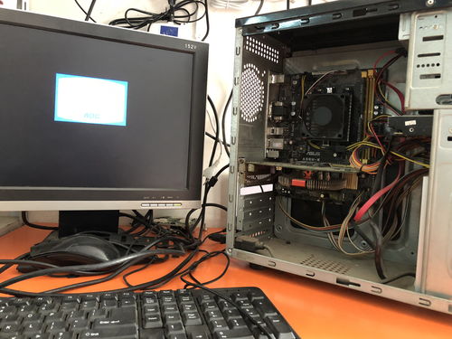 电脑开机死机黑屏？别急着去维修店，手把手教你自查自修